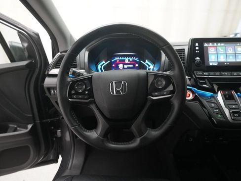 Certified 2023 Honda Odyssey Touring image 4