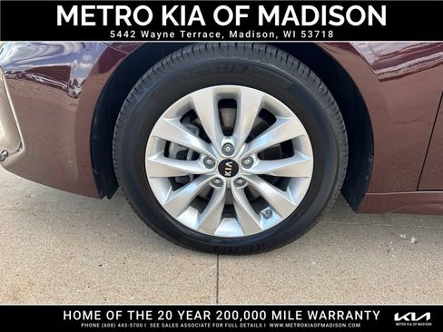Used 2017 Kia Optima EX w/ Premium Package FWD image 10