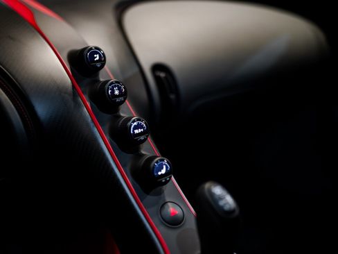 Used 2022 Bugatti Chiron Pur Sport image 32