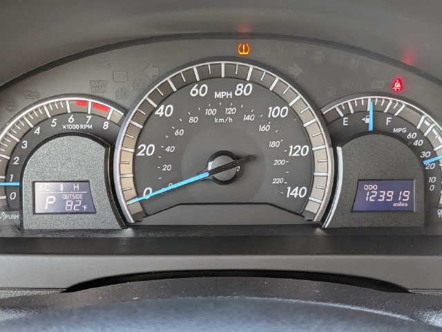 Used 2012 Toyota Camry SE FWD image 23
