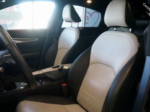 Certified 2023 INFINITI QX55 Essential image 9