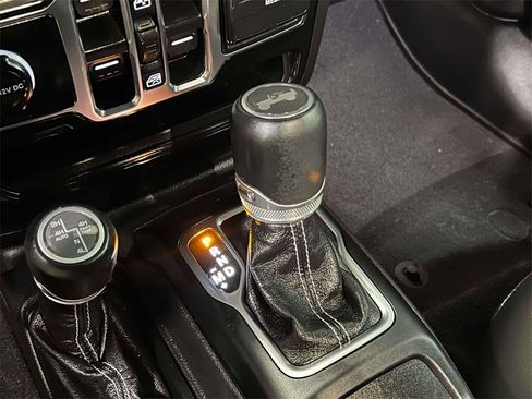 Used 2022 Jeep Wrangler Unlimited Sahara w/ Cold Weather Group image 31