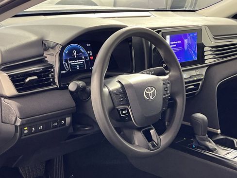 Used 2025 Toyota Camry LE image 16
