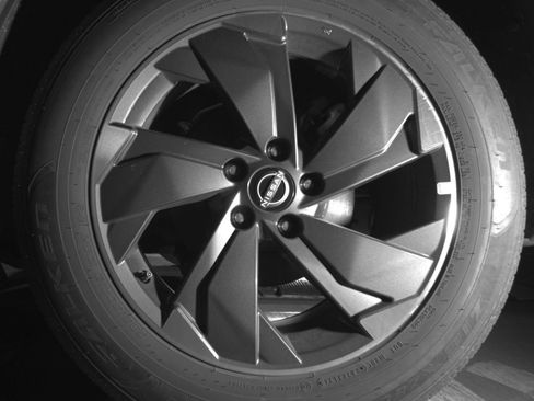Used 2025 Nissan Rogue SV FWD image 17