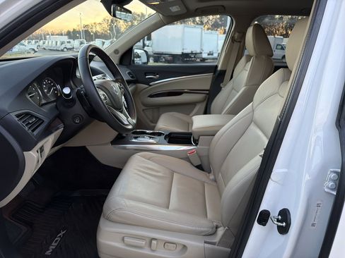 Certified 2018 Acura MDX FWD image 16