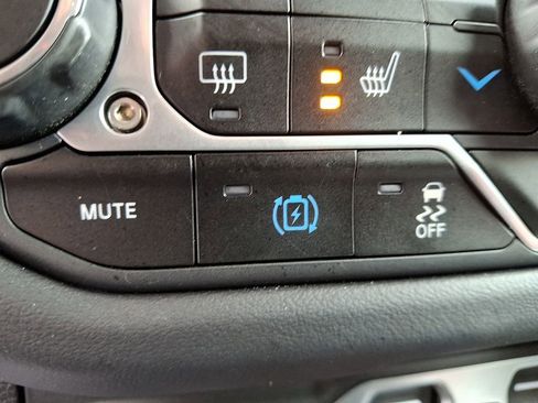 Certified 2025 Jeep Wrangler Unlimited Sahara AWD/4WD image 24