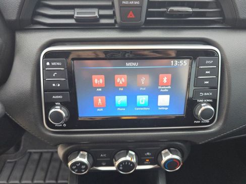 Used 2021 Nissan Versa S image 22