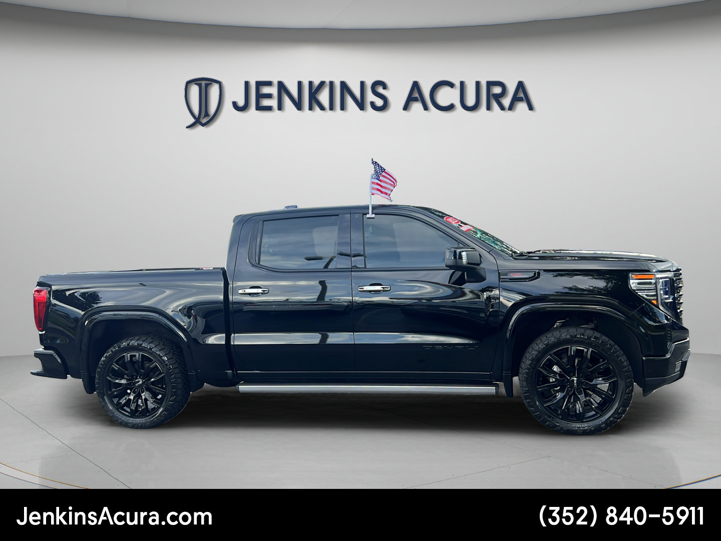 Used 2023 GMC Sierra 1500 Denali AWD/4WD image 2