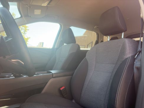 Used 2022 Nissan Rogue S FWD image 17