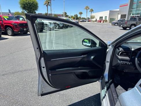 Certified 2021 Toyota Camry SE FWD image 10
