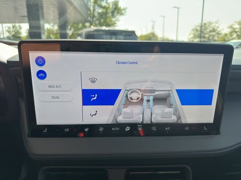 New 2025 Ford Maverick Lariat w/ Black Appearance Package image 25