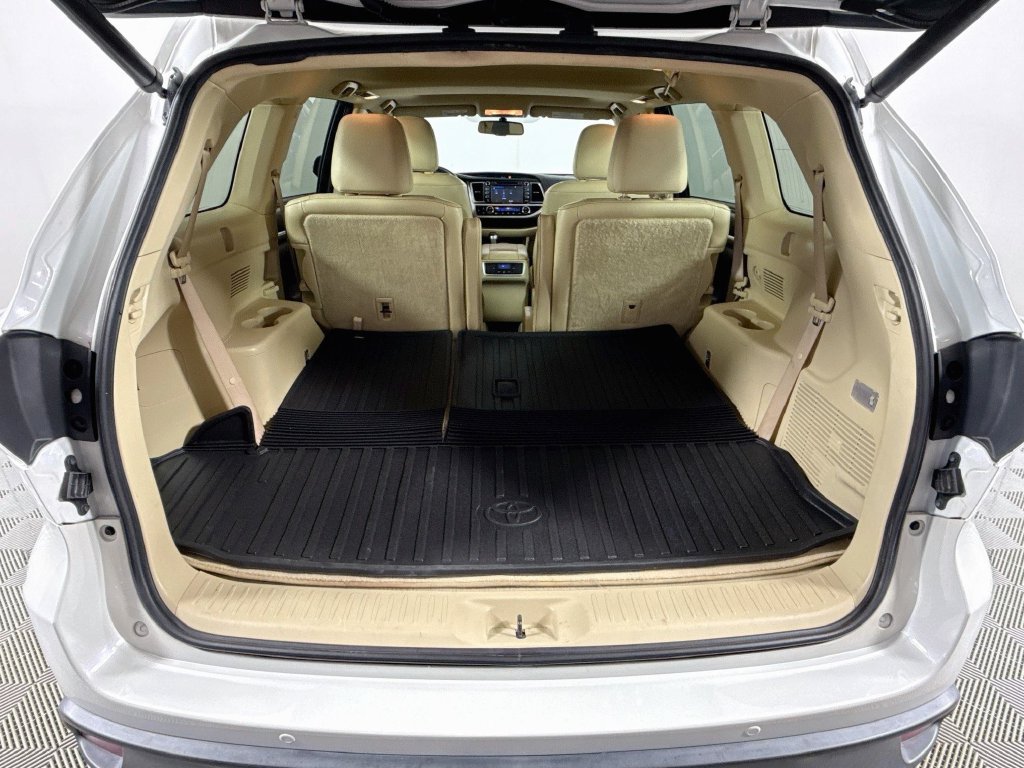 Used 2016 Toyota Highlander Limited FWD image 28