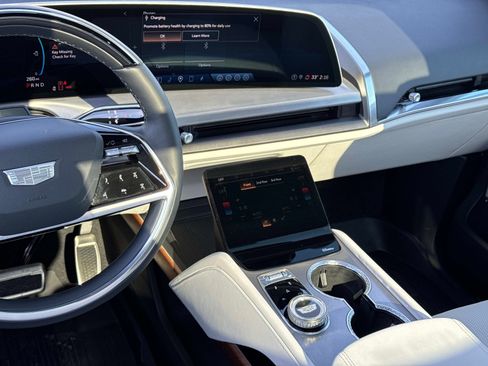 Certified 2026 Cadillac Vistiq Sport w/ LPO, Floor Liner Package image 3