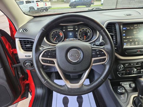 Used 2017 Jeep Cherokee High Altitude AWD/4WD image 12