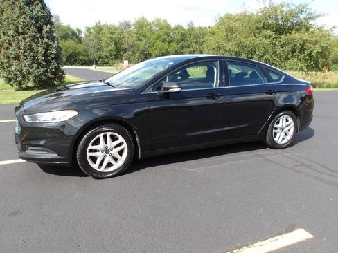 Used 2015 Ford Fusion SE FWD image 9