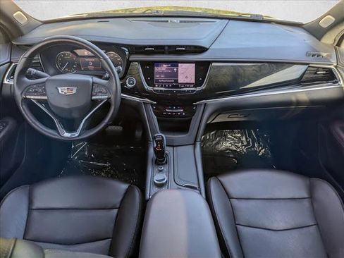 Used 2020 Cadillac XT6 Premium Luxury image 15