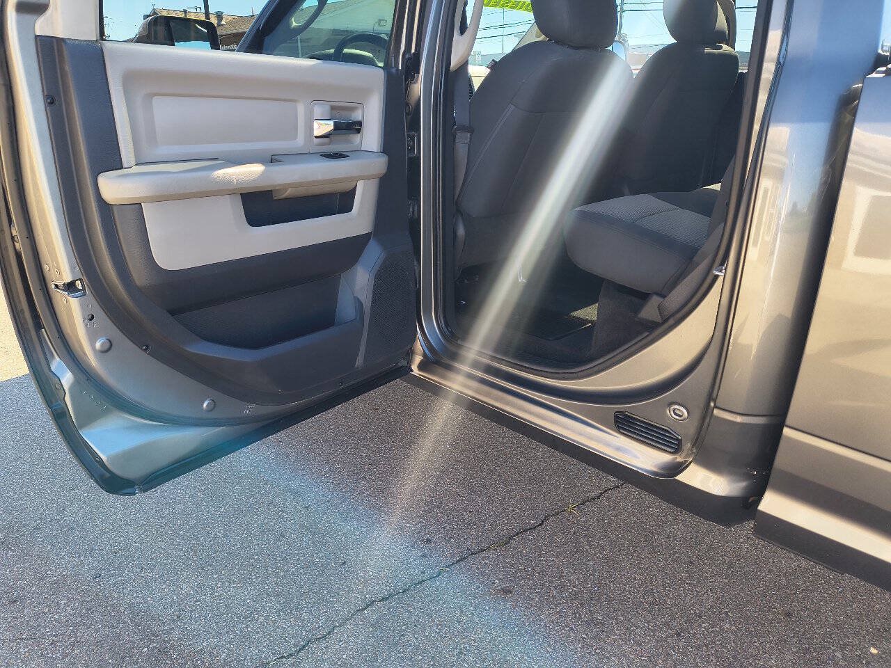 Used 2012 RAM 2500 SLT AWD/4WD image 12