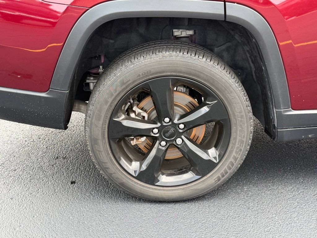 Used 2023 Jeep Grand Cherokee L Laredo AWD/4WD image 10