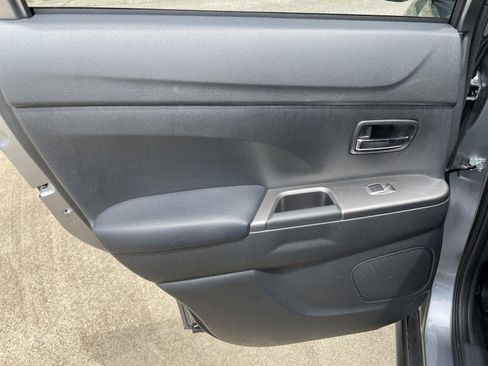 Used 2025 Mitsubishi Outlander Sport SE AWD/4WD image 40