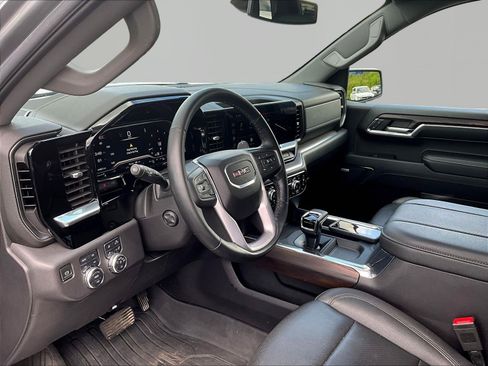Used 2024 GMC Sierra 1500 SLT w/ SLT Premium Plus Package AWD/4WD image 18