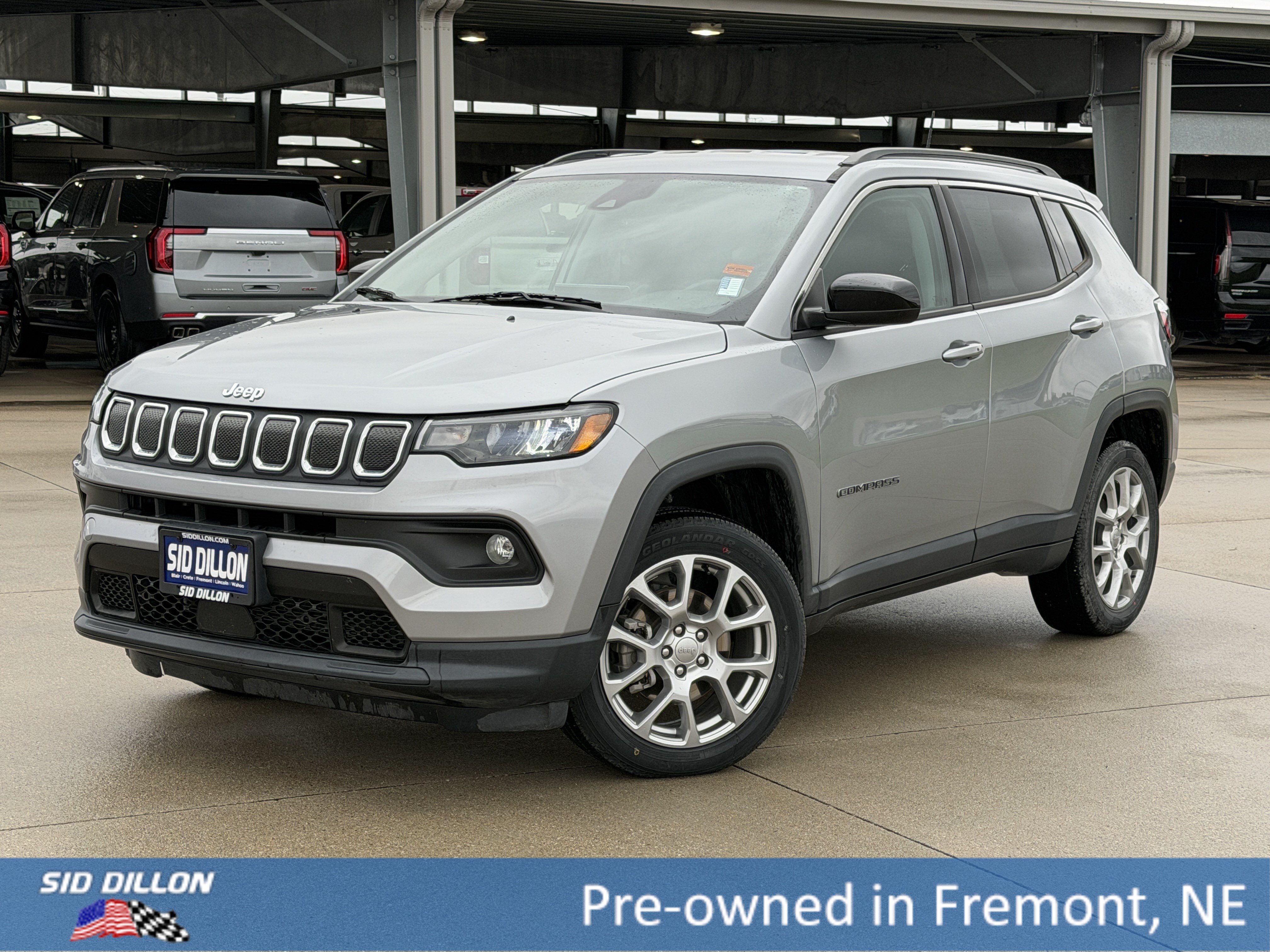 Used 2022 Jeep Compass Latitude AWD/4WD image 1