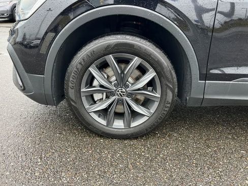 Used 2022 Volkswagen Tiguan SE FWD image 28