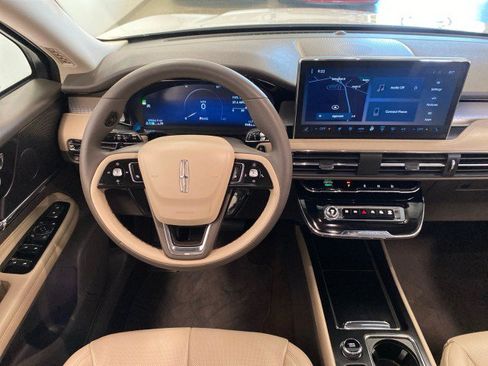 Used 2023 Lincoln Corsair AWD w/ Equipment Group 101A image 11