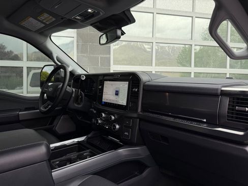 Used 2025 Ford F350 Lariat AWD/4WD image 22