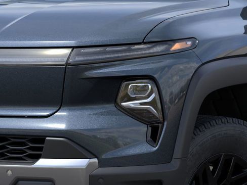 New 2025 Chevrolet Silverado EV LT image 40