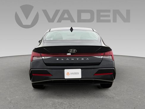 New 2026 Hyundai Elantra SEL Sport Premium image 21