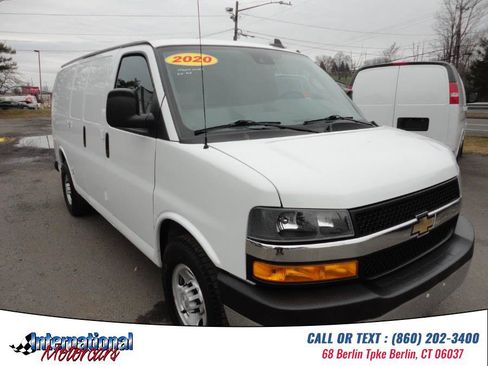 Used 2020 Chevrolet Express 2500 w/ Enhanced Convenience Package RWD image 3