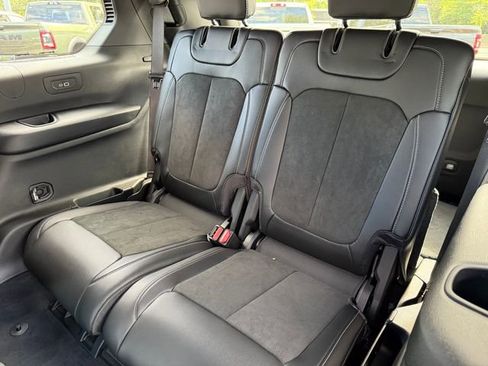 New 2025 Jeep Grand Cherokee L Altitude image 24