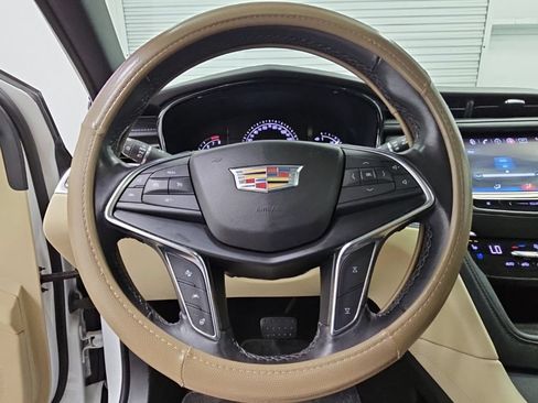 Used 2019 Cadillac XT5 Premium Luxury FWD image 24