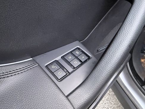 Used 2020 Jaguar F-PACE Premium image 14