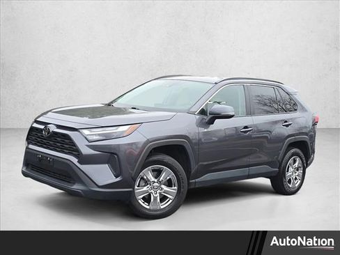 Used 2022 Toyota RAV4 XLE image 1