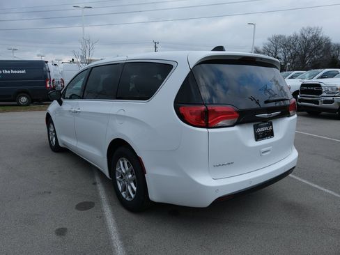New 2026 Chrysler Voyager LX image 10