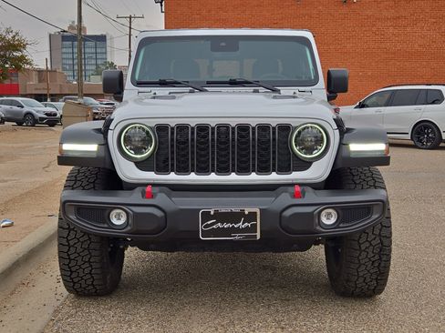 Used 2024 Jeep Gladiator Rubicon w/ Technology Group image 10