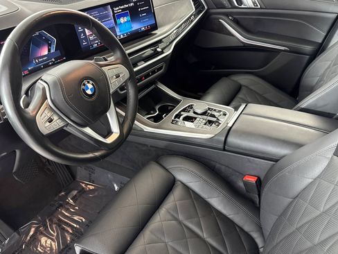 Used 2025 BMW X7 xDrive40i AWD/4WD image 4
