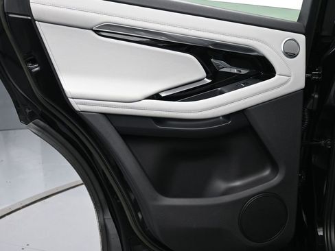 Used 2023 Land Rover Range Rover Evoque SE image 19