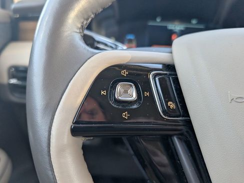 Used 2023 Lincoln Corsair Reserve w/ Equipment Group 201A image 14