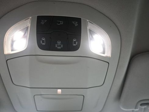 Used 2024 Chrysler Pacifica Touring-L FWD image 24