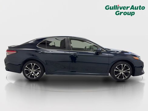 Used 2018 Toyota Camry SE image 10