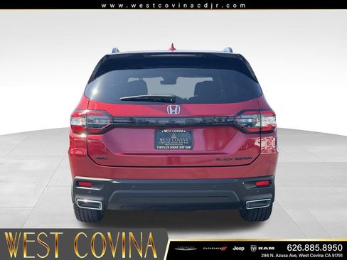 Used 2025 Honda Pilot Black Edition image 9