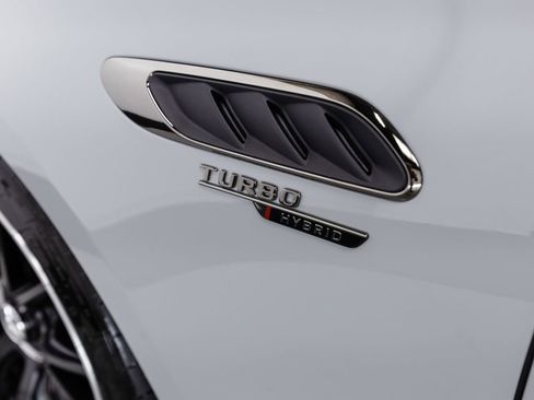 Used 2025 Mercedes-Benz E 53 AMG e 4MATIC Sedan image 39