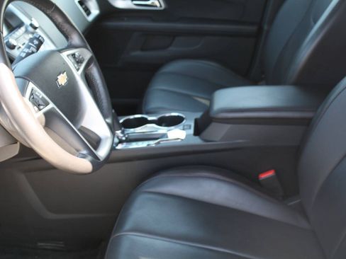 Used 2016 Chevrolet Equinox LTZ w/ Enhanced Convenience Package FWD image 6
