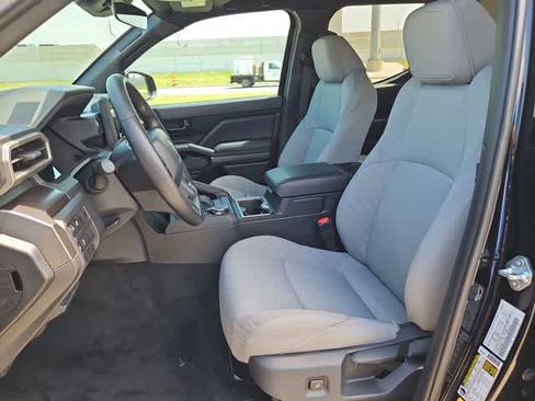 Certified 2025 Toyota Tacoma SR5 AWD/4WD image 14