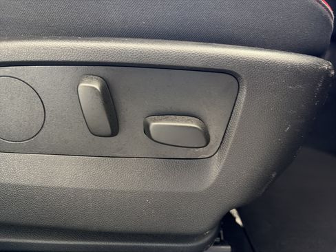 Used 2022 Buick Envision Essence w/ Technology Package II FWD image 17