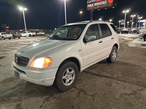 Used 2000 Mercedes-Benz ML 320 4MATIC image 2