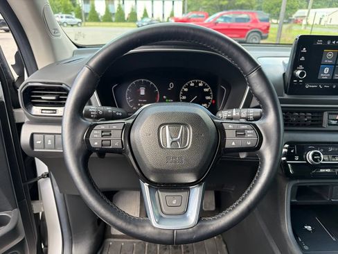 Certified 2024 Honda Pilot Touring image 14