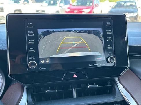 Used 2022 Toyota Venza XLE AWD/4WD image 28